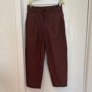 Lululemon Barrel Pants or balloon leg. Slightly cropped. Nwot